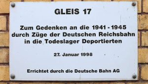 gleis-17-sign