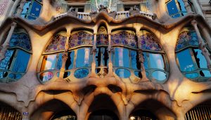 casa-battlo-evening