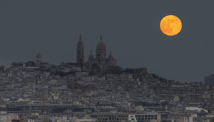 montmartre-and-moon-paris